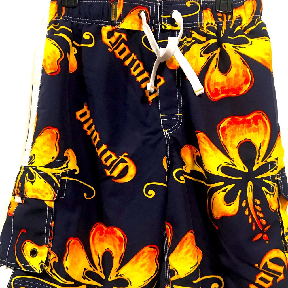 Corona brand board shorts size M great condition